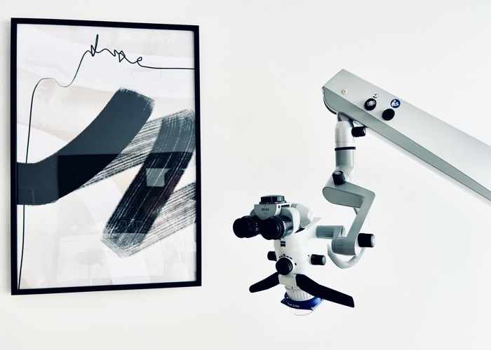 Leczenie pod mikroskopem